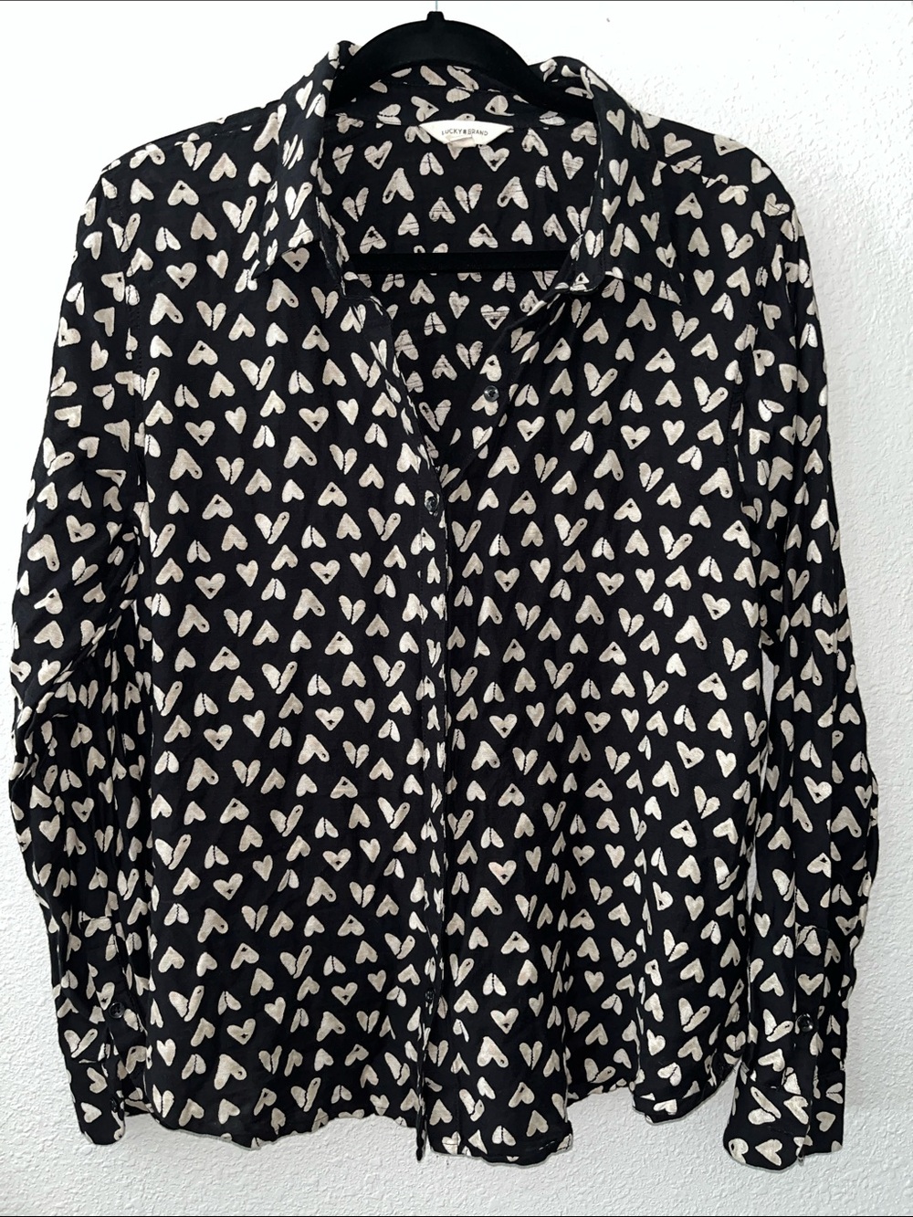 Lucky Brand Black Button-Down Blouse with White Heart Print
Long Sleeves
SZ L
